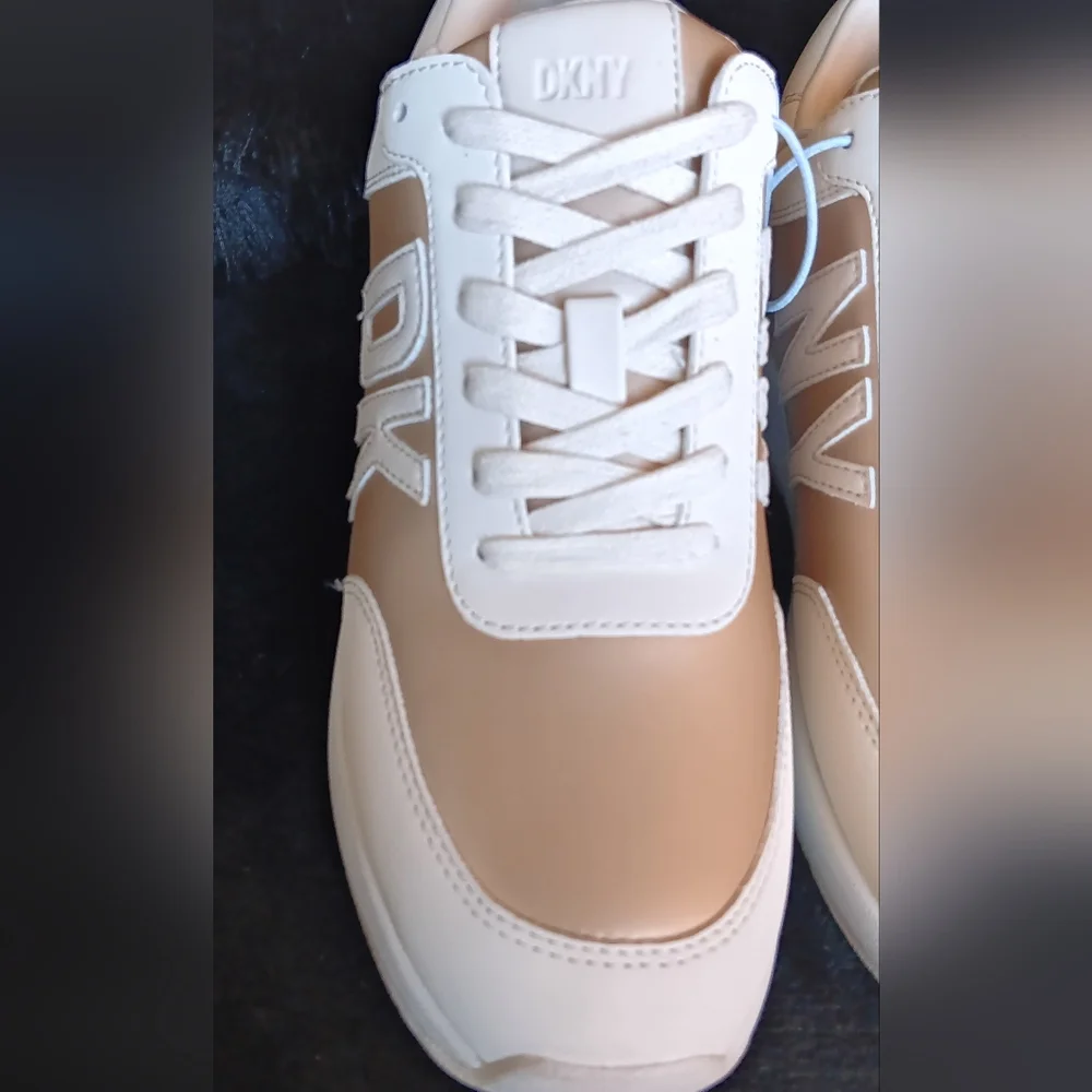 DKNY Metallic Gold and Cream Platform Sneakers Women's Size 7.5 M NWOT - Picture 4 of 7